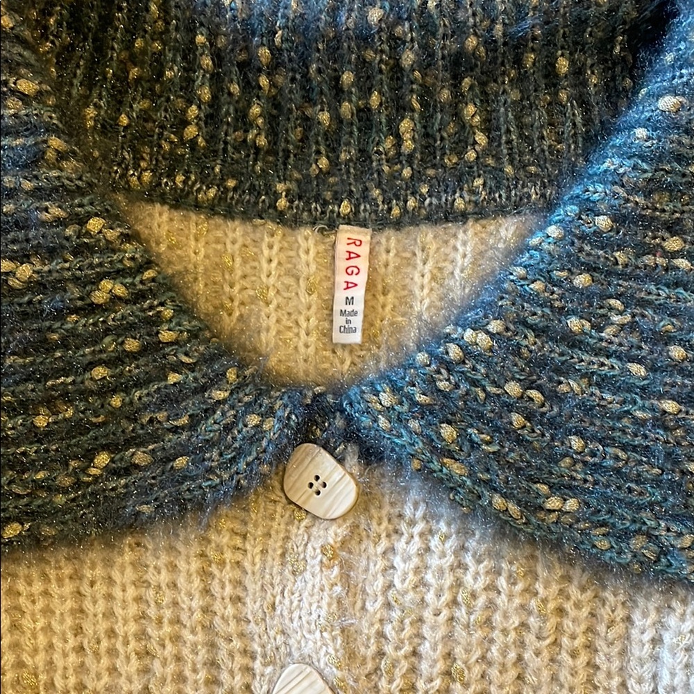 Lisa Says Gah Cardigan - Picture 2 of 4